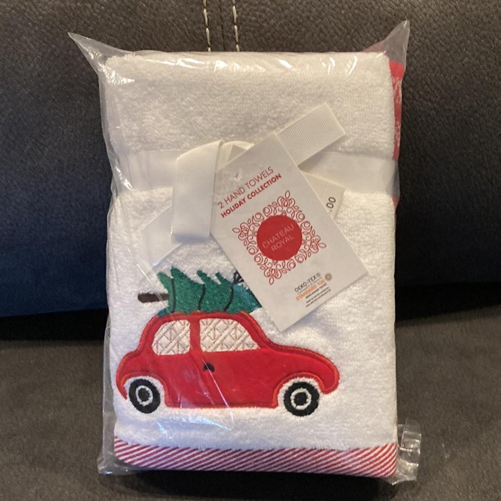 NEW! Chateau Royale Holiday Christmas RED Car W/CHRISTMAS TREE Hand Towels
